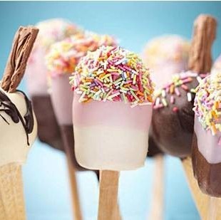 冰淇淋加盟哪個(gè)好？從門店到冰淇淋車，日賺萬(wàn)元是否可能？
